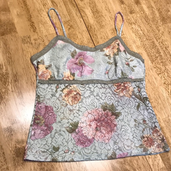 Bundle of 8 tops - Picture 10 of 16